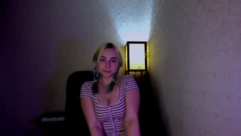 Snapshot of your_godesses chatting on December 5, 2024, 4:34 pm Cora online show from December 5, 2024, 4:34 pm