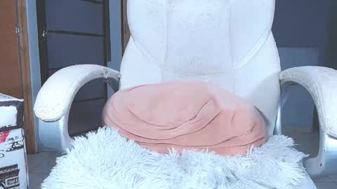 your_latin_girl online show from January 6, 2026, 1:53 am