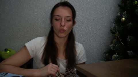 Snapshot of your_little_flexible_girl chatting on December 23, 2024, 9:29 pm Meri online show from December 23, 2024, 9:29 pm