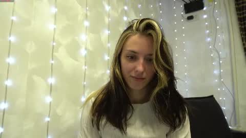 Meri  online show from April 14, 2026, 8:04 pm