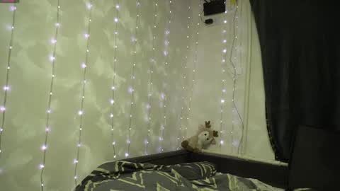 Snapshot of your_little_flexible_girl chatting on May 10, 2026, 8:14 pm Meri online show from May 10, 2026, 8:14 pm