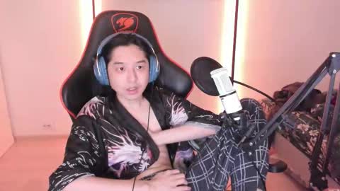 Snapshot of your_little_twink chatting on January 13, 2026, 11:21 pm Han online show from January 13, 2026, 11:21 pm