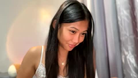 your_lovely_millan online show from May 20, 2026, 4:51 am
