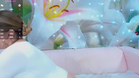 Snapshot of your_milf_lilly chatting on January 18, 2025, 10:06 am Lilly online show from January 18, 2025, 10:06 am
