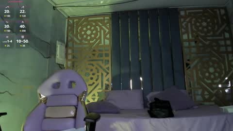 Evelin  online show from December 19, 2024, 1:18 am