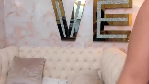 Evelin  online show from October 7, 2025, 10:07 pm