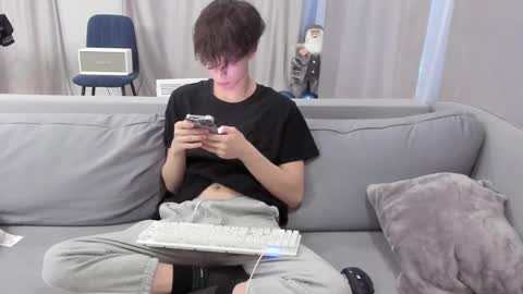 your_shy_guy online show from February 28, 2025, 2:20 pm