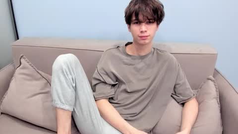 Snapshot of your_shy_guy chatting on December 5, 2025, 6:22 am your_shy_guy online show from December 5, 2025, 6:22 am