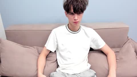 Snapshot of your_shy_guy chatting on February 7, 2026, 1:42 am your_shy_guy online show from February 7, 2026, 1:42 am