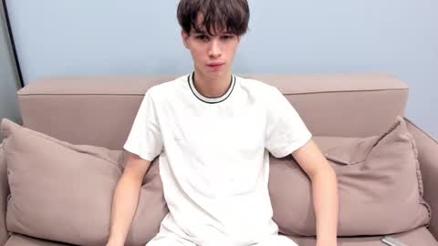 Snapshot of your_shy_guy chatting on February 8, 2026, 3:21 am your_shy_guy online show from February 8, 2026, 3:21 am