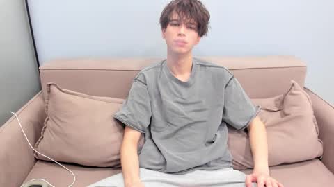 Snapshot of your_shy_guy chatting on February 17, 2026, 6:36 pm your_shy_guy online show from February 17, 2026, 6:36 pm