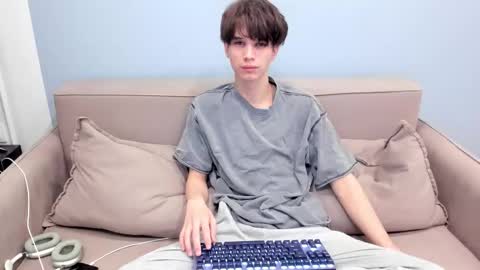 Snapshot of your_shy_guy chatting on February 20, 2026, 7:36 pm your_shy_guy online show from February 20, 2026, 7:36 pm