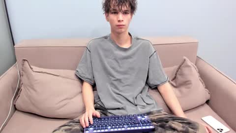 Snapshot of your_shy_guy chatting on February 22, 2026, 9:13 pm your_shy_guy online show from February 22, 2026, 9:13 pm