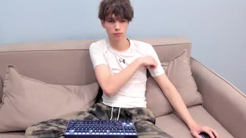 Snapshot of your_shy_guy chatting on February 26, 2026, 5:17 am your_shy_guy online show from February 26, 2026, 5:17 am