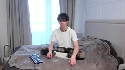 Snapshot of your_shy_guy chatting on March 2, 2026, 6:36 am your_shy_guy online show from March 2, 2026, 6:36 am