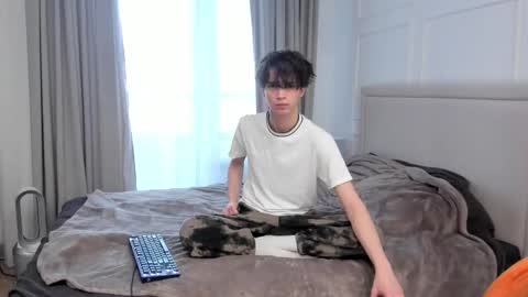 Snapshot of your_shy_guy chatting on March 2, 2026, 7:15 am your_shy_guy online show from March 2, 2026, 7:15 am