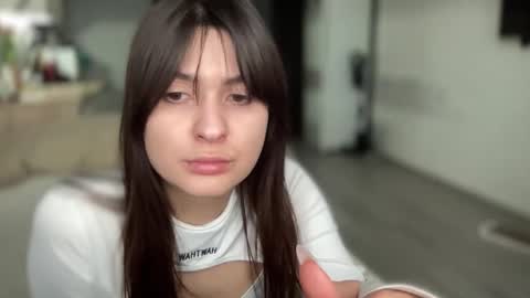 Mia  online show from February 18, 2025, 2:59 pm