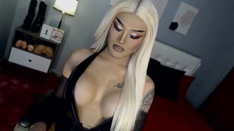 Snapshot of your_truly_goddess143 chatting on December 1, 2025, 10:26 pm TRICXIEBELLE online show from December 1, 2025, 10:26 pm