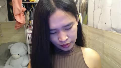 your_twinkletoes18 online show from April 13, 2026, 5:40 pm