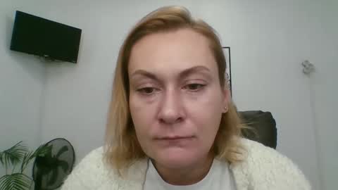 Snapshot of your_ulyana chatting on October 30, 2025, 2:07 pm your_ulyana online show from October 30, 2025, 2:07 pm