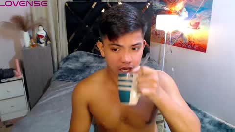 yourasian_bradley online show from October 1, 2025, 9:10 pm