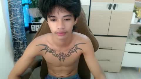 yourasian_eric online show from March 10, 2026, 11:32 pm