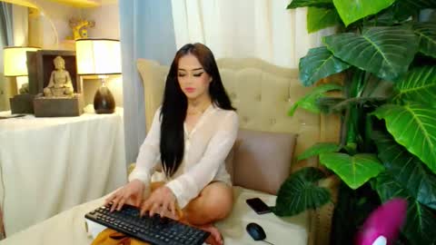 Snapshot of yourasiancockisontop chatting on October 20, 2025, 11:10 am kim online show from October 20, 2025, 11:10 am