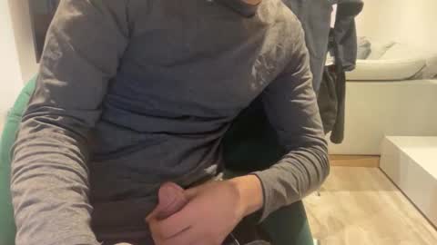 yourboo25 online show from March 1, 2026, 5:31 am