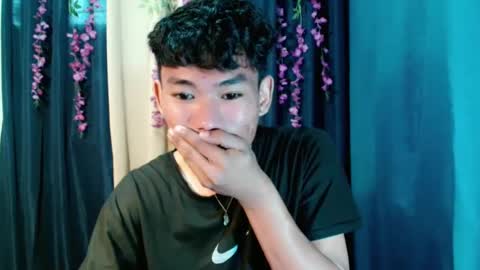 Snapshot of yourdreamboyx chatting on December 27, 2024, 6:35 am Rence online show from December 27, 2024, 6:35 am