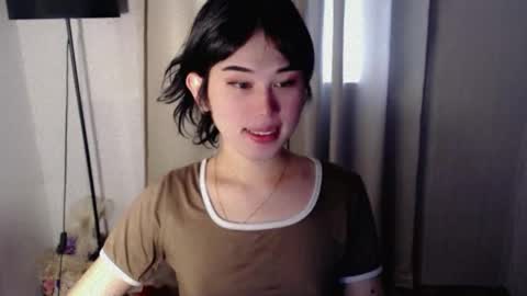 PrettyElla online show from September 13, 2025, 2:22 am