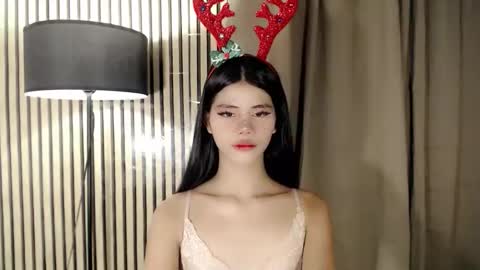 Snapshot of yourfavoratevivian chatting on December 19, 2025, 8:05 pm Vivian online show from December 19, 2025, 8:05 pm