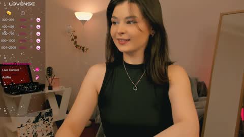 Snapshot of yourfrenchteacher chatting on December 10, 2024, 4:24 am Chloe online show from December 10, 2024, 4:24 am