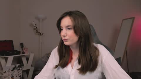Snapshot of yourfrenchteacher chatting on January 22, 2025, 7:56 pm Chloe online show from January 22, 2025, 7:56 pm