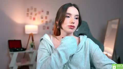 Snapshot of yourfrenchteacher chatting on September 16, 2025, 9:05 pm Chloe online show from September 16, 2025, 9:05 pm