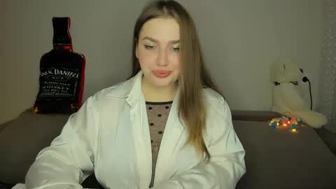 yourgem__ online show from February 11, 2025, 5:50 pm