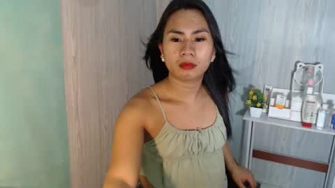 Snapshot of yourhottie_winxxx chatting on October 6, 2025, 3:15 am Mauie online show from October 6, 2025, 3:15 am