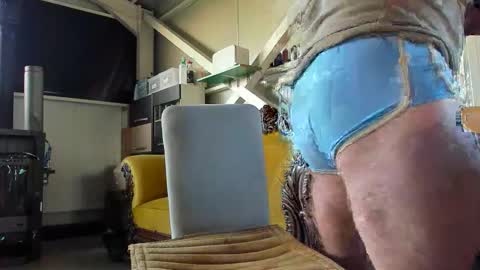 Jacky online show from April 17, 2026, 4:15 am