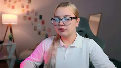Jully online show from October 14, 2025, 5:52 am