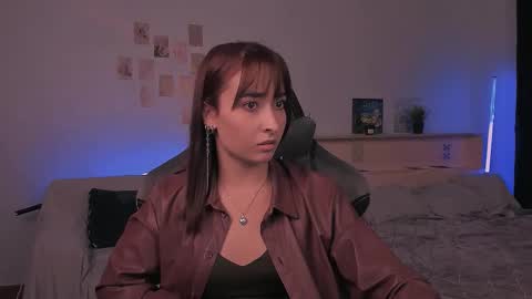 Jully online show from October 16, 2025, 7:26 pm