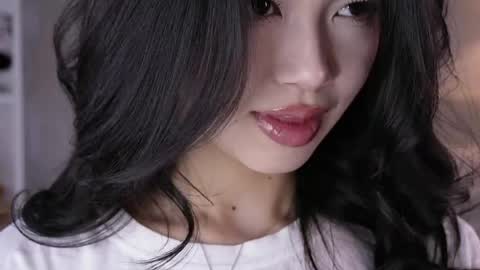 Snapshot of yourlittlesunrise_ chatting on May 7, 2026, 4:29 am yourlittlesunrise_ online show from May 7, 2026, 4:29 am