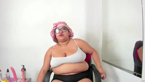 yourlittlewife online show from October 7, 2025, 10:45 am