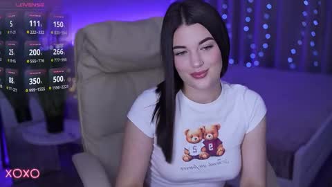 L O L A online show from October 21, 2025, 6:52 pm