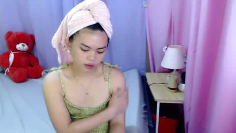 your lovely Dina online show from July 19, 2026, 2:26 am