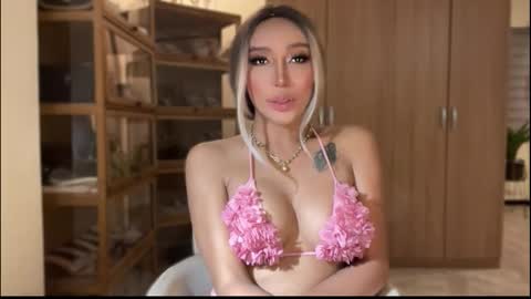 Pearl online show from November 13, 2025, 9:19 am