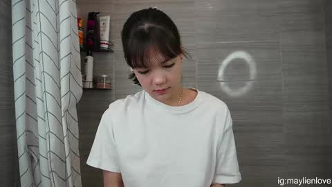 yourmaylien online show from October 10, 2025, 6:12 am