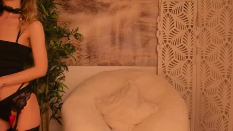 Sarah online show from January 27, 2025, 8:28 pm