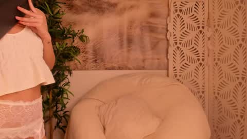 Sarah online show from March 11, 2025, 2:21 am