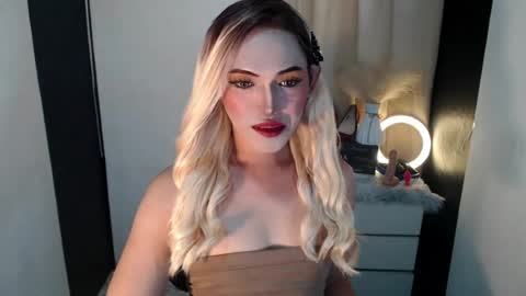 TIFFANY SUCKING QUEEN online show from August 3, 2026, 1:48 am