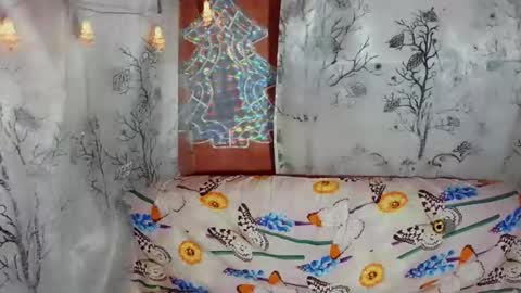 Snapshot of yourqueen_19 chatting on May 11, 2026, 8:06 pm yourqueen_19 online show from May 11, 2026, 8:06 pm