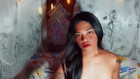 Snapshot of yourqueen_19 chatting on May 18, 2026, 11:05 am yourqueen_19 online show from May 18, 2026, 11:05 am
